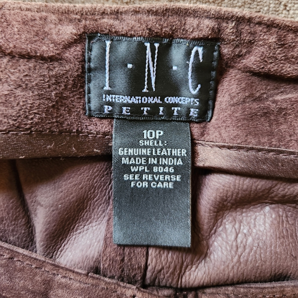 INC, 10P, Brown